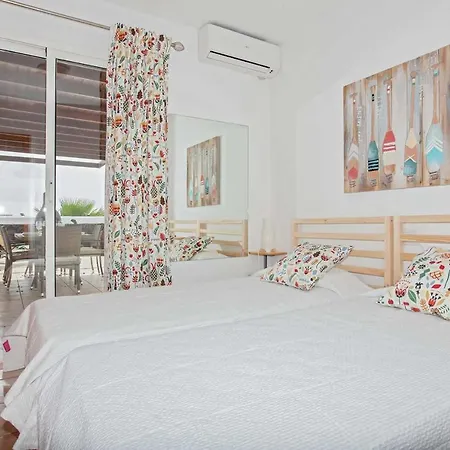 Playa Blanca Sleeps 8 Air Con Wifi فيلة بلايا بلانكا