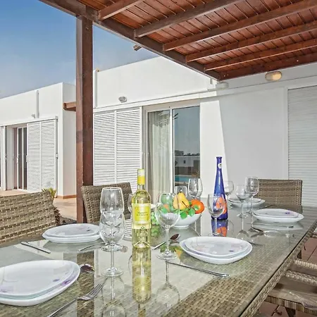 Playa Blanca Sleeps 8 Air Con Wifi فيلة *